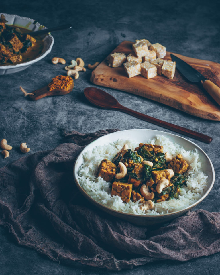 Curry de tempeh et épinards Rose Citron